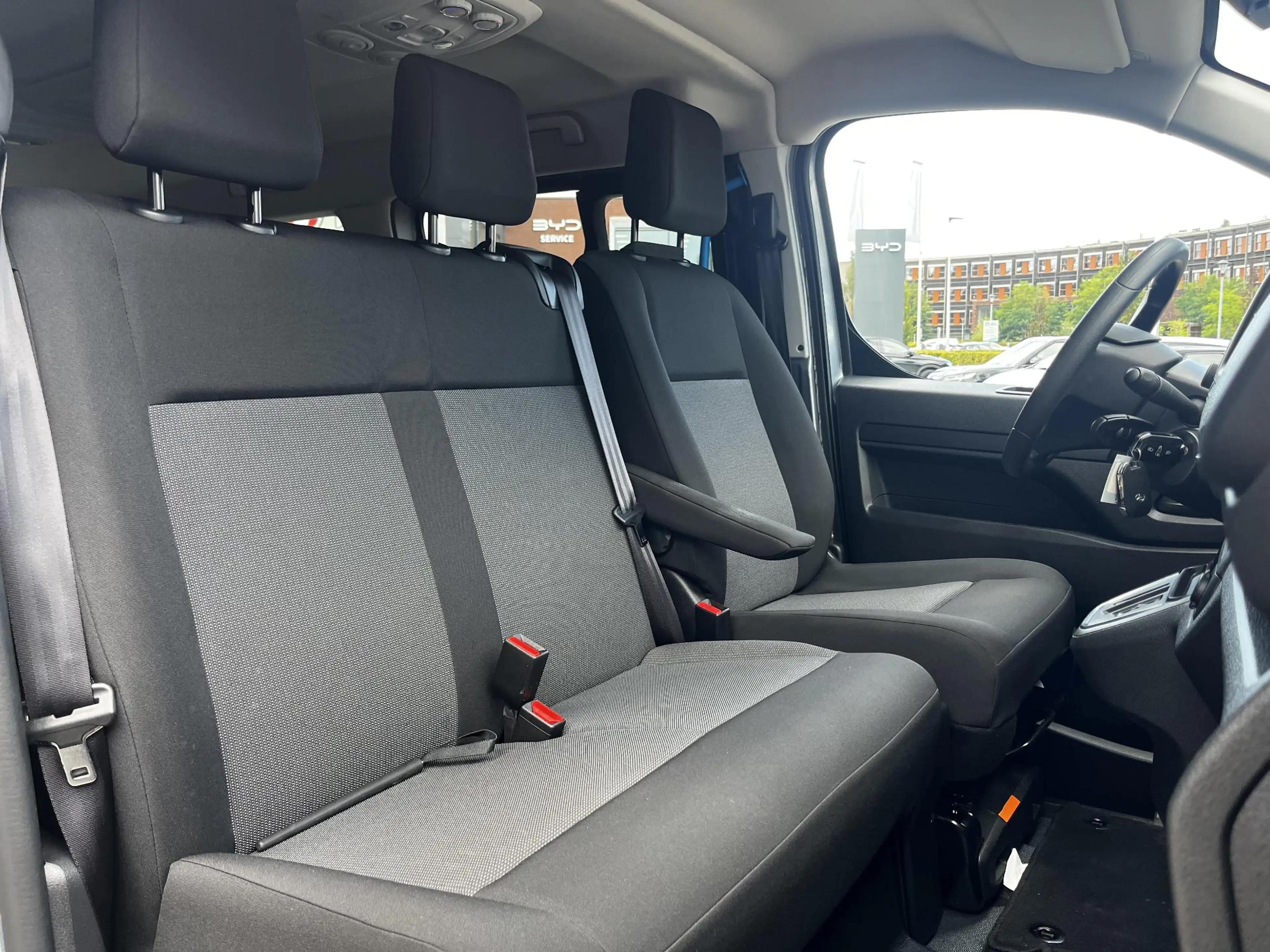 Toyota Proace Electric Verso Long L2 Extra Range Dynamic 75 kWh — photo 4