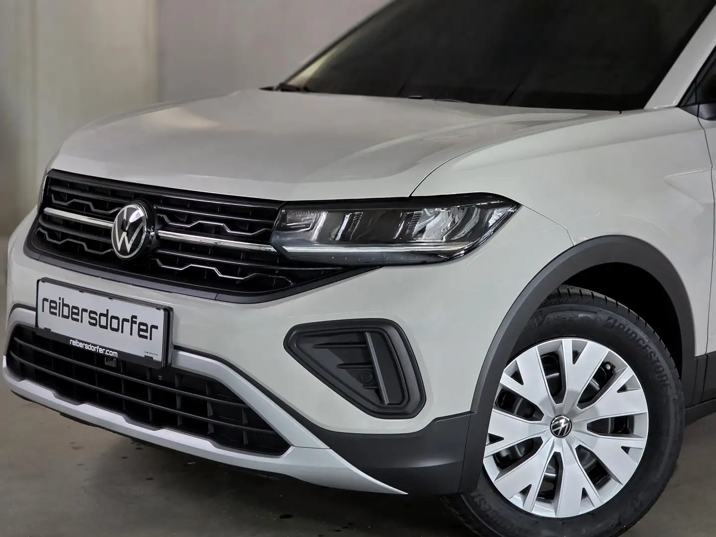 Volkswagen T-Cross 4Me TSI Grau - 2
