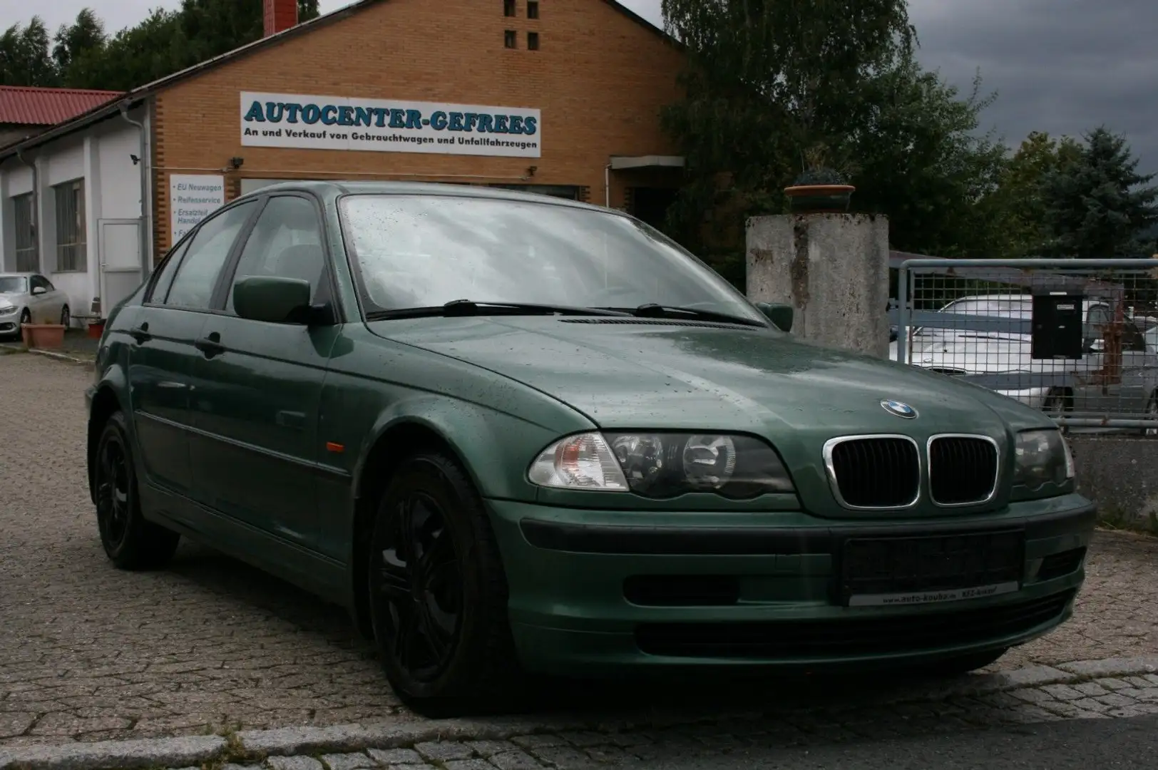 BMW 318 i "Exclusive" "TÜV Neu" Groen - 1