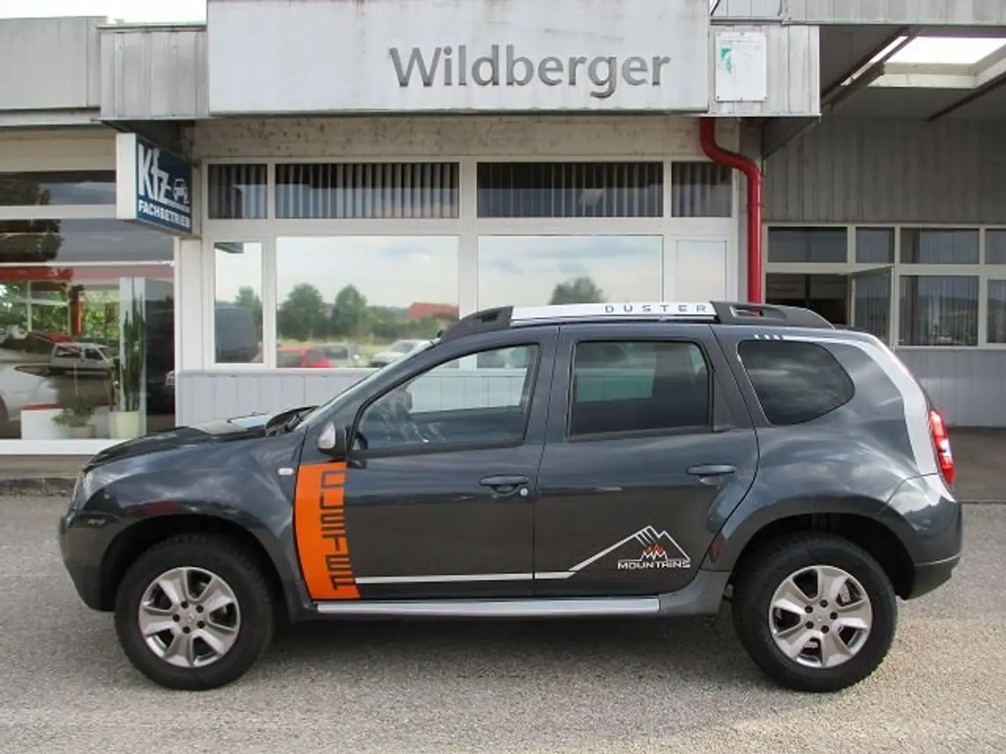 Dacia Duster Mountains dCi 110 4WD Grau - 2