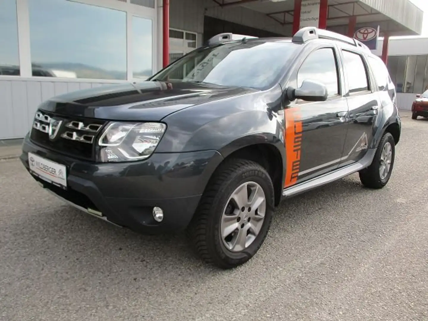 Dacia Duster Mountains dCi 110 4WD Grau - 1