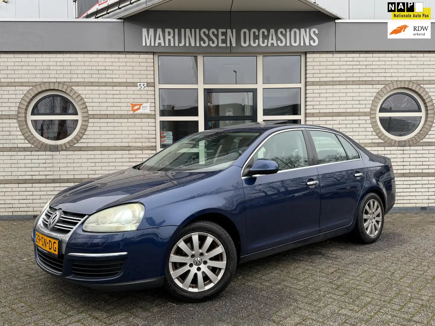 Volkswagen Jetta 2.0 FSI Comfortline|Pano,Leder,Trekh| Blau - 1