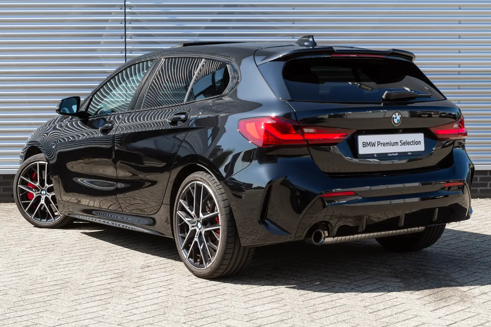 BMW 118 1 Serie 118i High Executive M Sport Automaat / Pan Zwart - 2