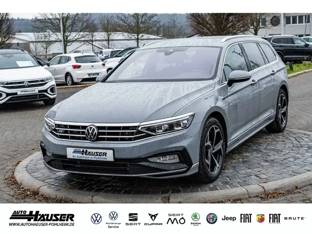 Volkswagen Passat Variant R-Line 2.0 TSI DSG AHK STANDHZG AREA-VIEW EL. HECK