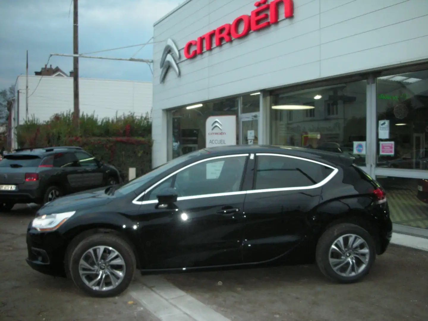 Citroen DS4 Schwarz - 2