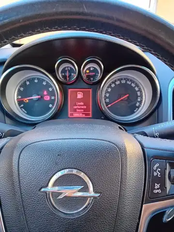 Opel Astra view 2