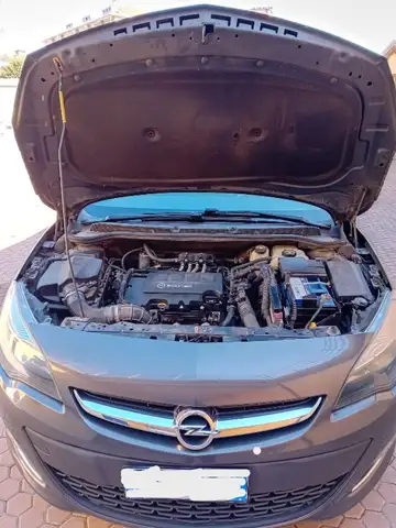Opel Astra view 3