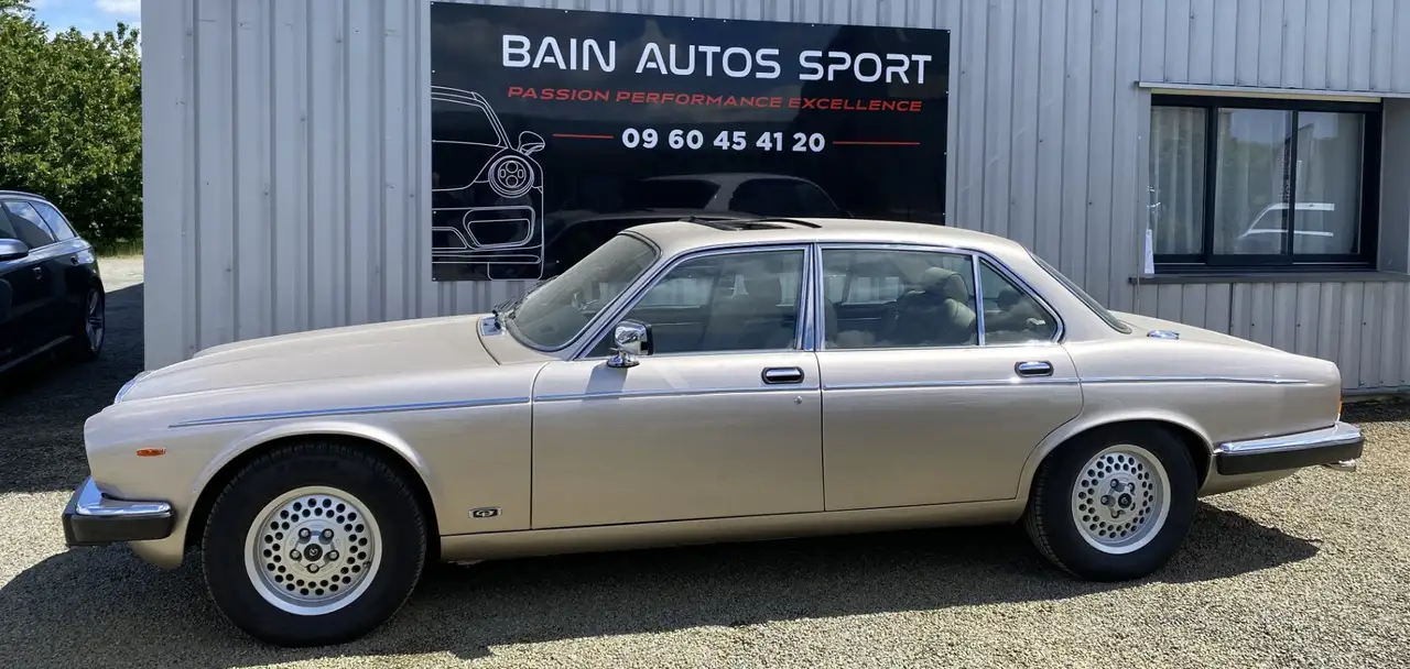 Daimler Standard, foto 2