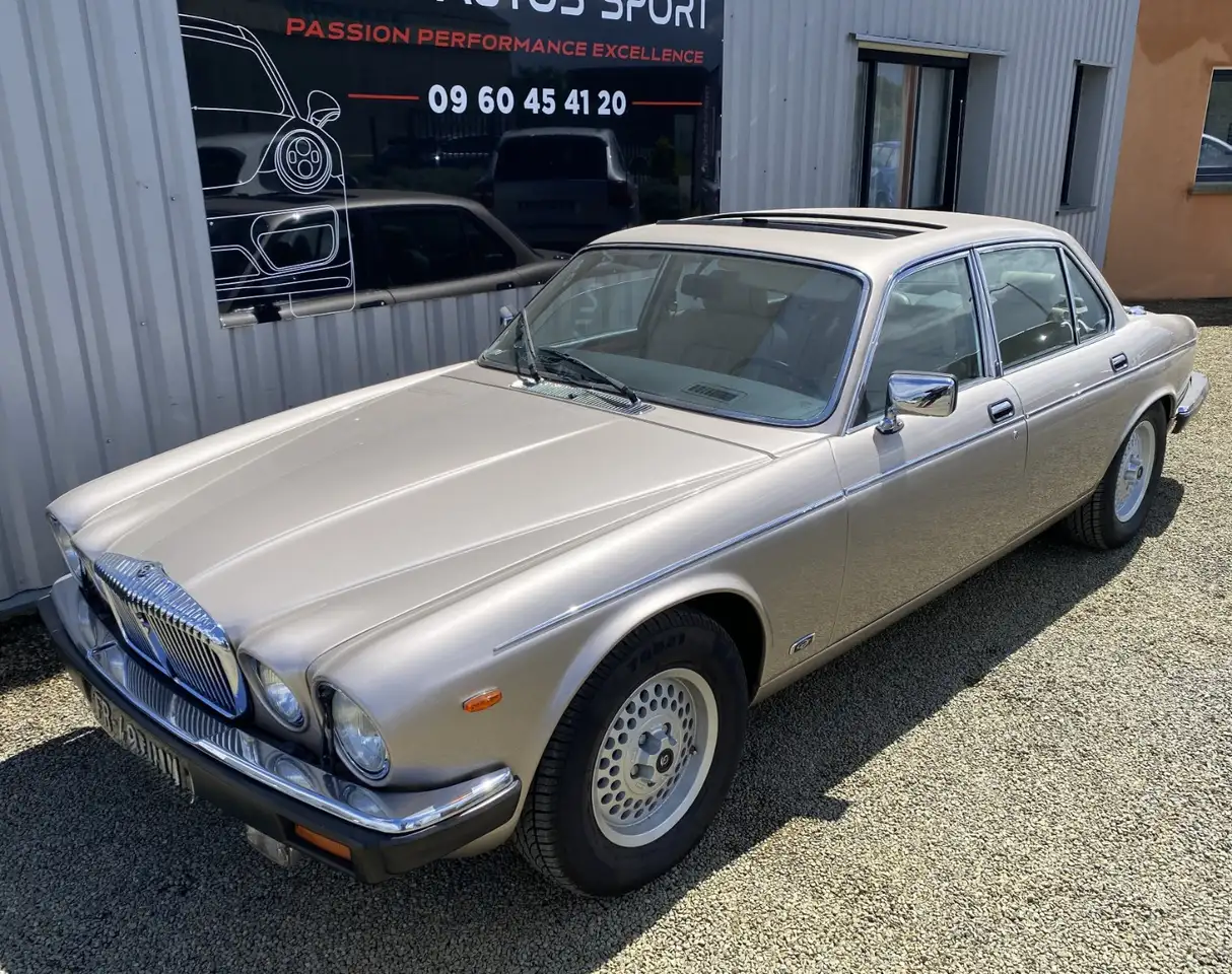 Daimler Standard, foto 7