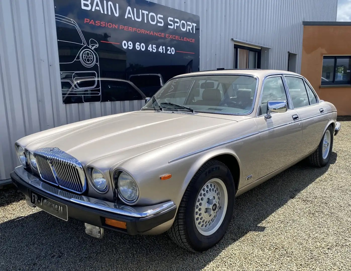 Daimler Sonstige Standard Beige - 1