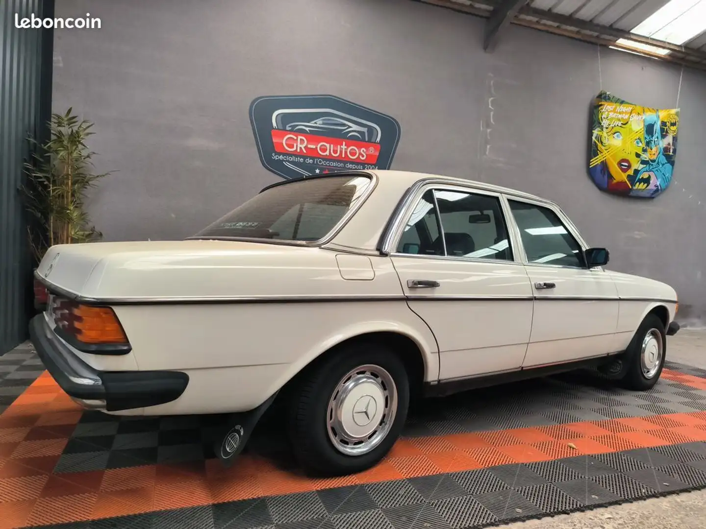Mercedes-Benz 230 Mercedes E123 143.000kms Dans la même famille depu Blanc - 2