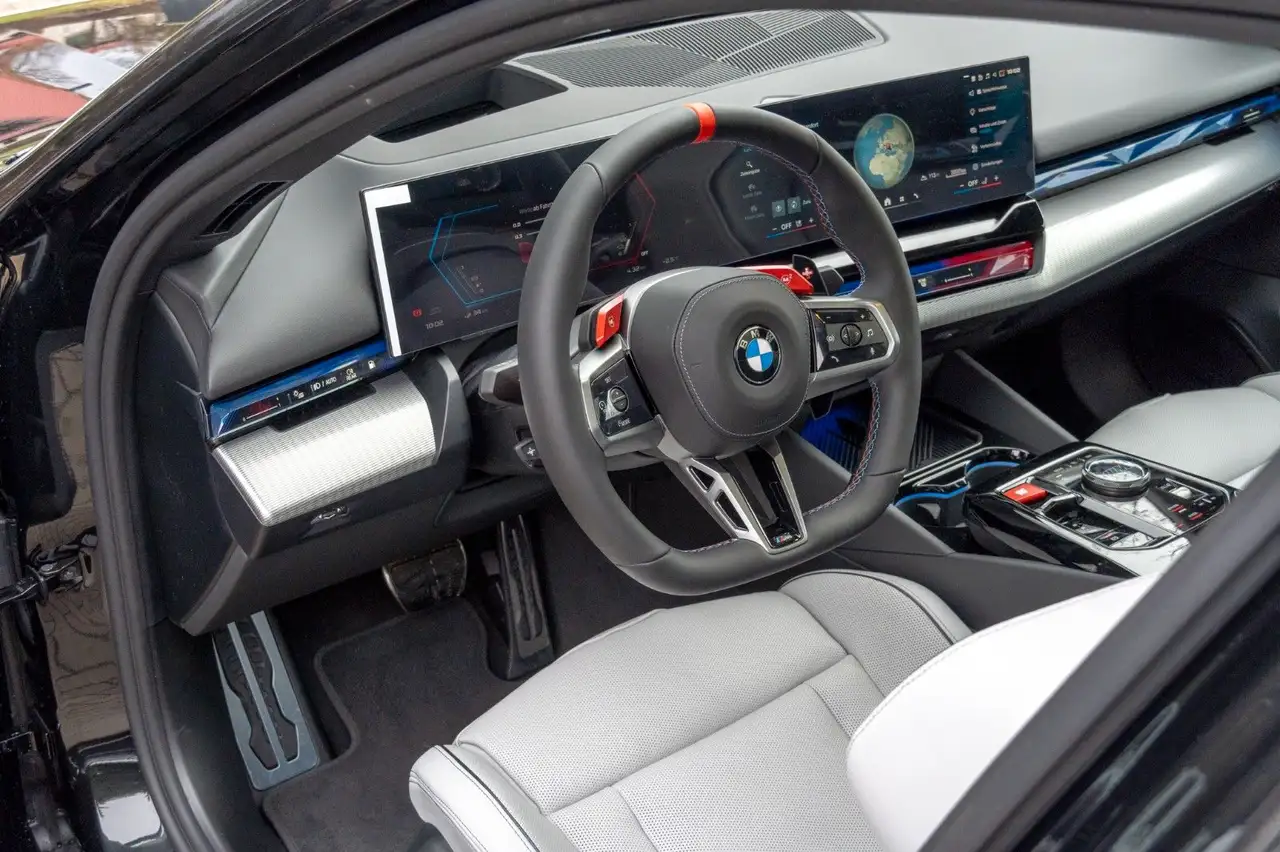 BMW M5 DR.ASS.PLUS.PANORAMA.360°.4ZONEN.LHZ.B&W.AHK 12