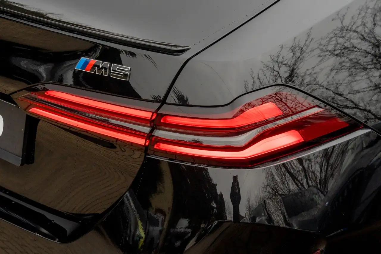 BMW M5 DR.ASS.PLUS.PANORAMA.360°.4ZONEN.LHZ.B&W.AHK 7
