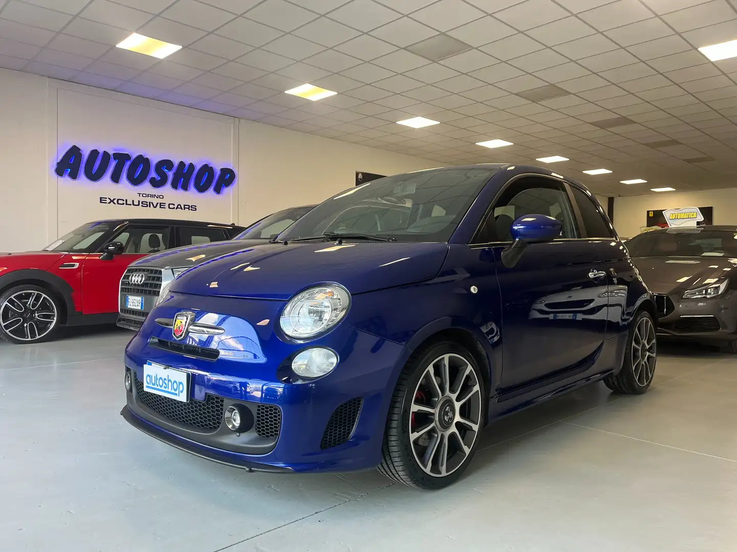 Abarth 595 1.4 16v t. t-jet Yamaha Factory Racing 160cv Modrá - 1