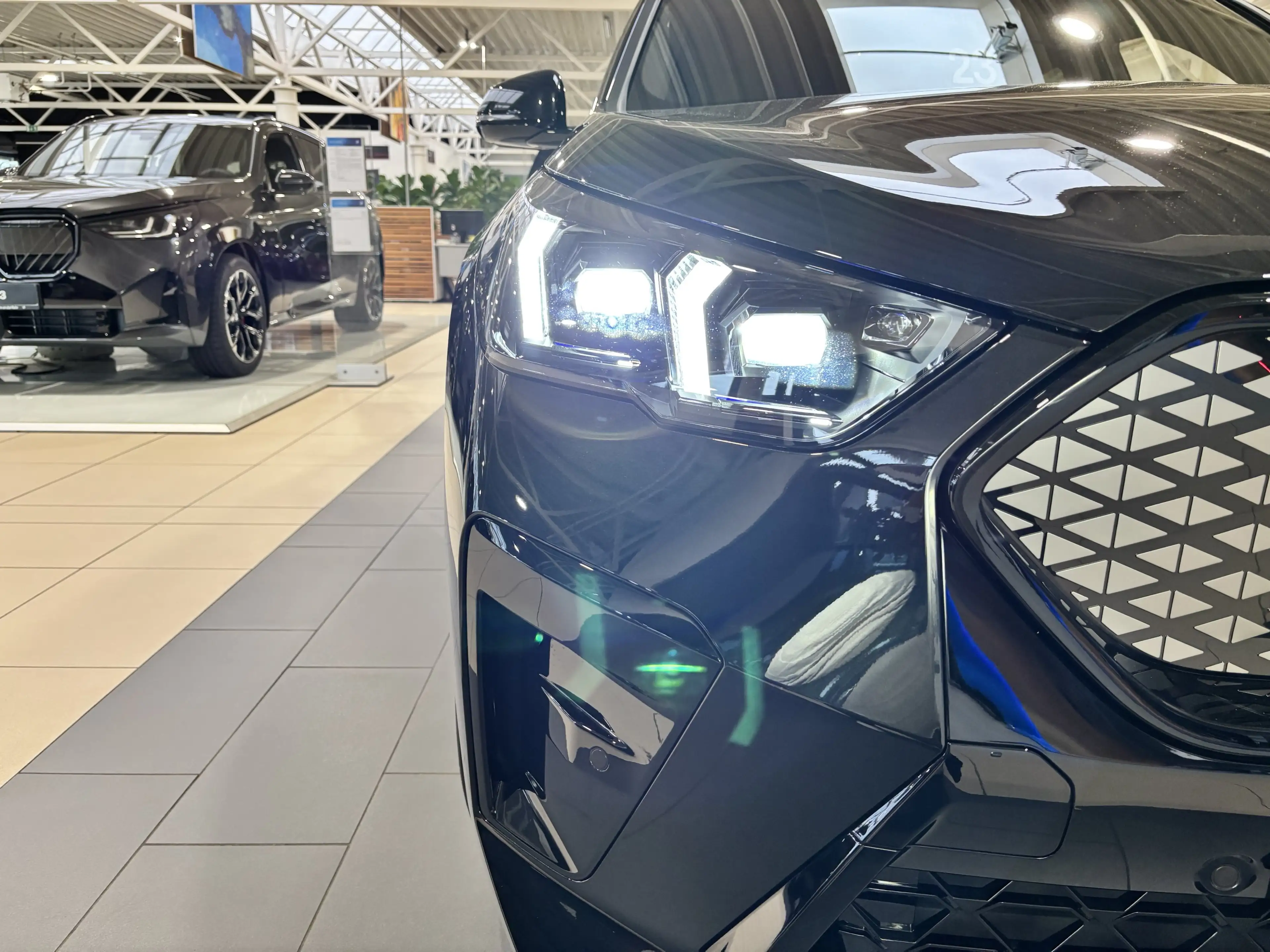 BMW iX2 eDrive20 M Sport Pro DAB H&K AHK DA+ adapt. LED — photo 20