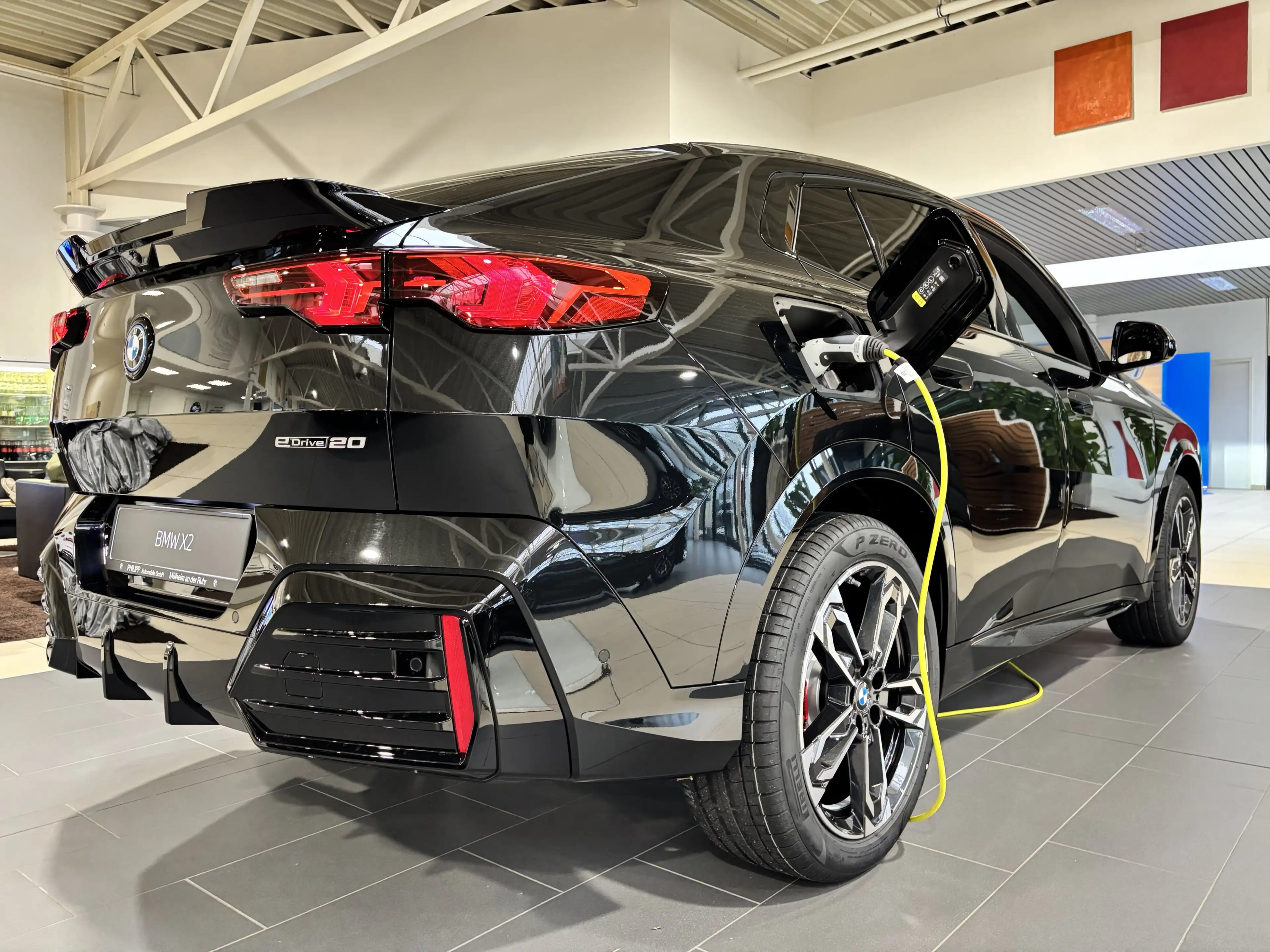 BMW iX2 eDrive20 M Sport Pro DAB H&K AHK DA+ adapt. LED — photo 3