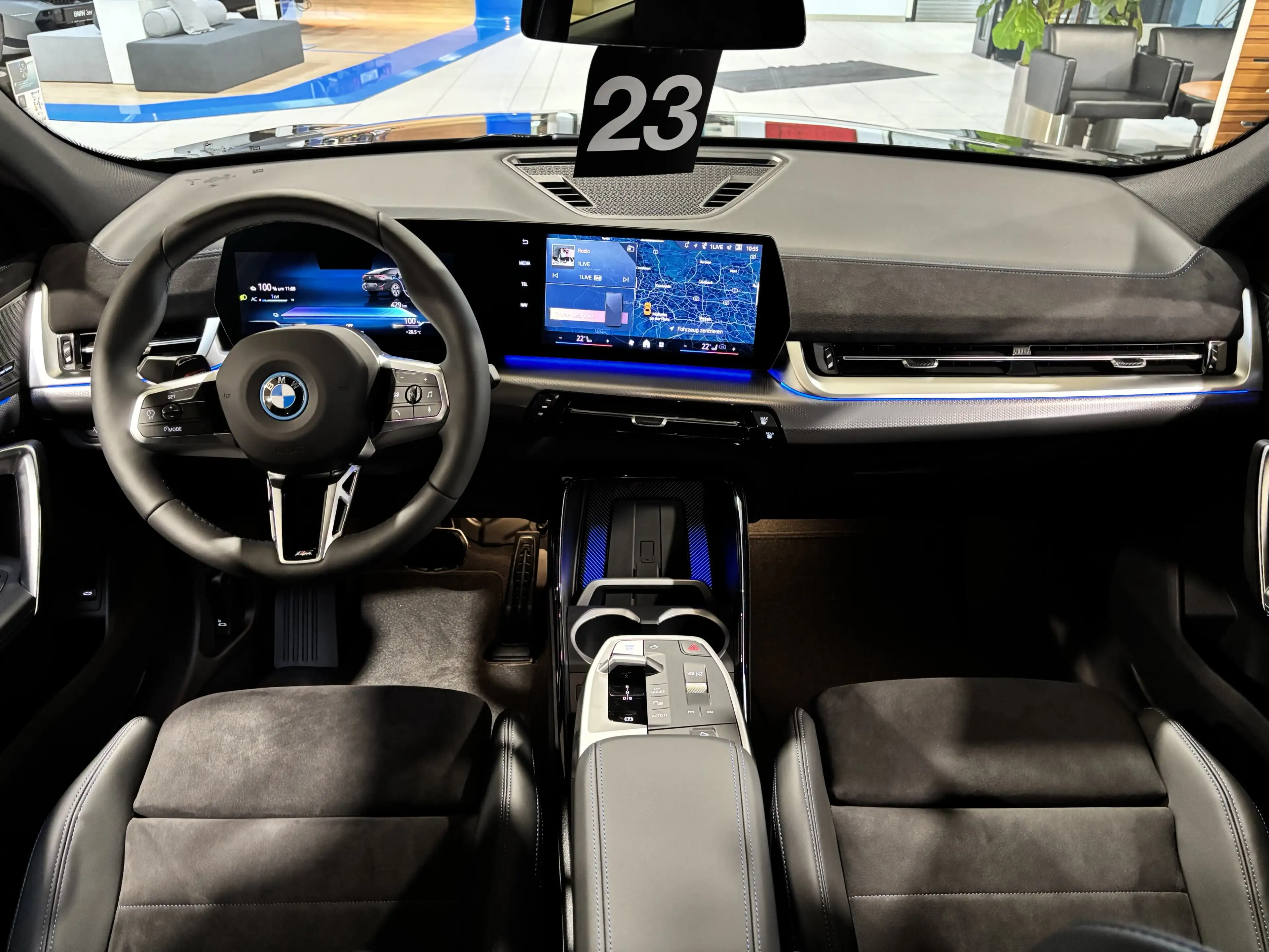 BMW iX2 eDrive20 M Sport Pro DAB H&K AHK DA+ adapt. LED — photo 12
