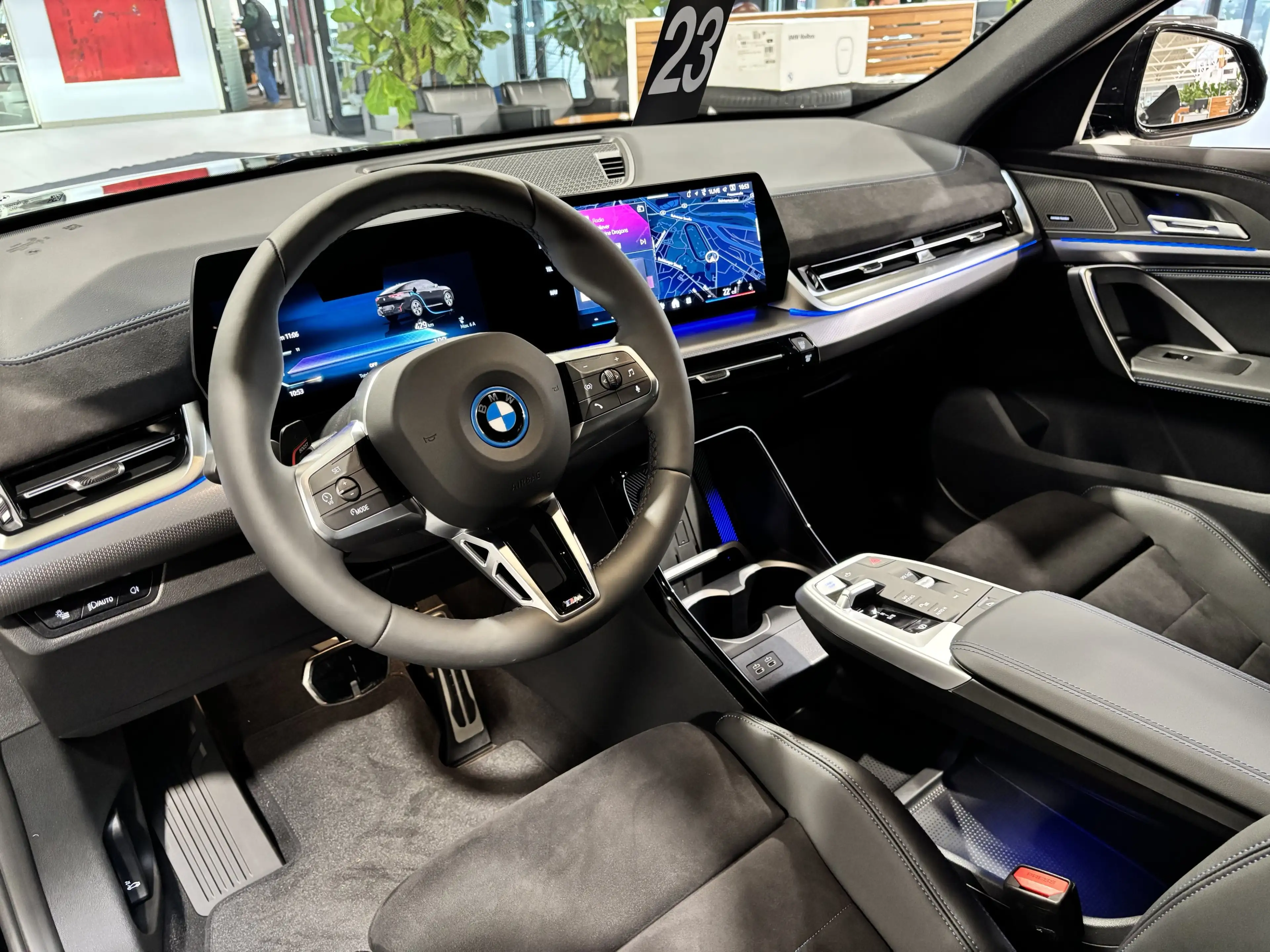 BMW iX2 eDrive20 M Sport Pro DAB H&K AHK DA+ adapt. LED — photo 4