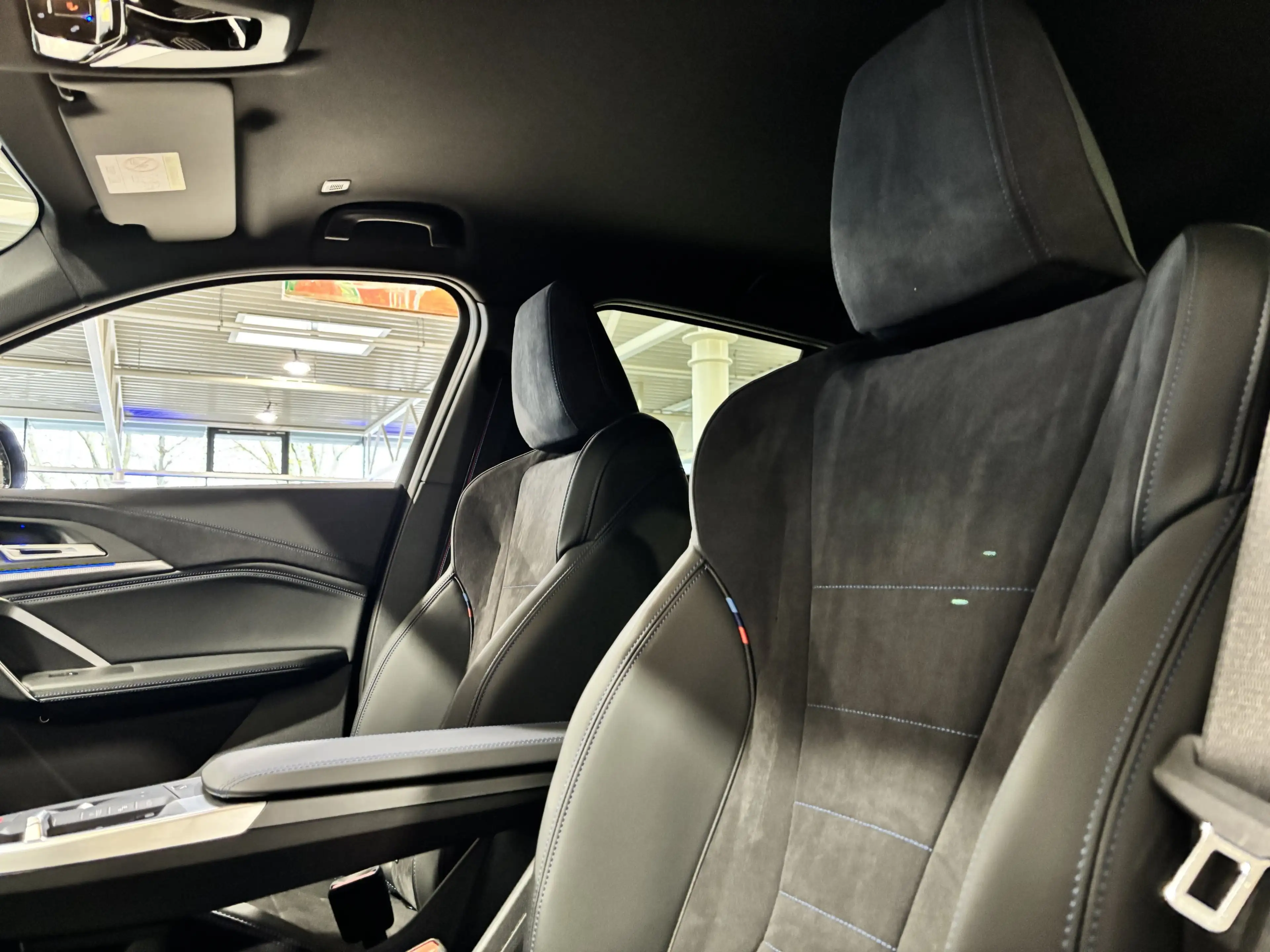 BMW iX2 eDrive20 M Sport Pro DAB H&K AHK DA+ adapt. LED — photo 17