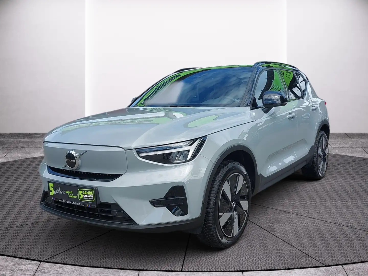 Volvo XC40 Single Extanded Range 82 kWh Plus Gris - 2