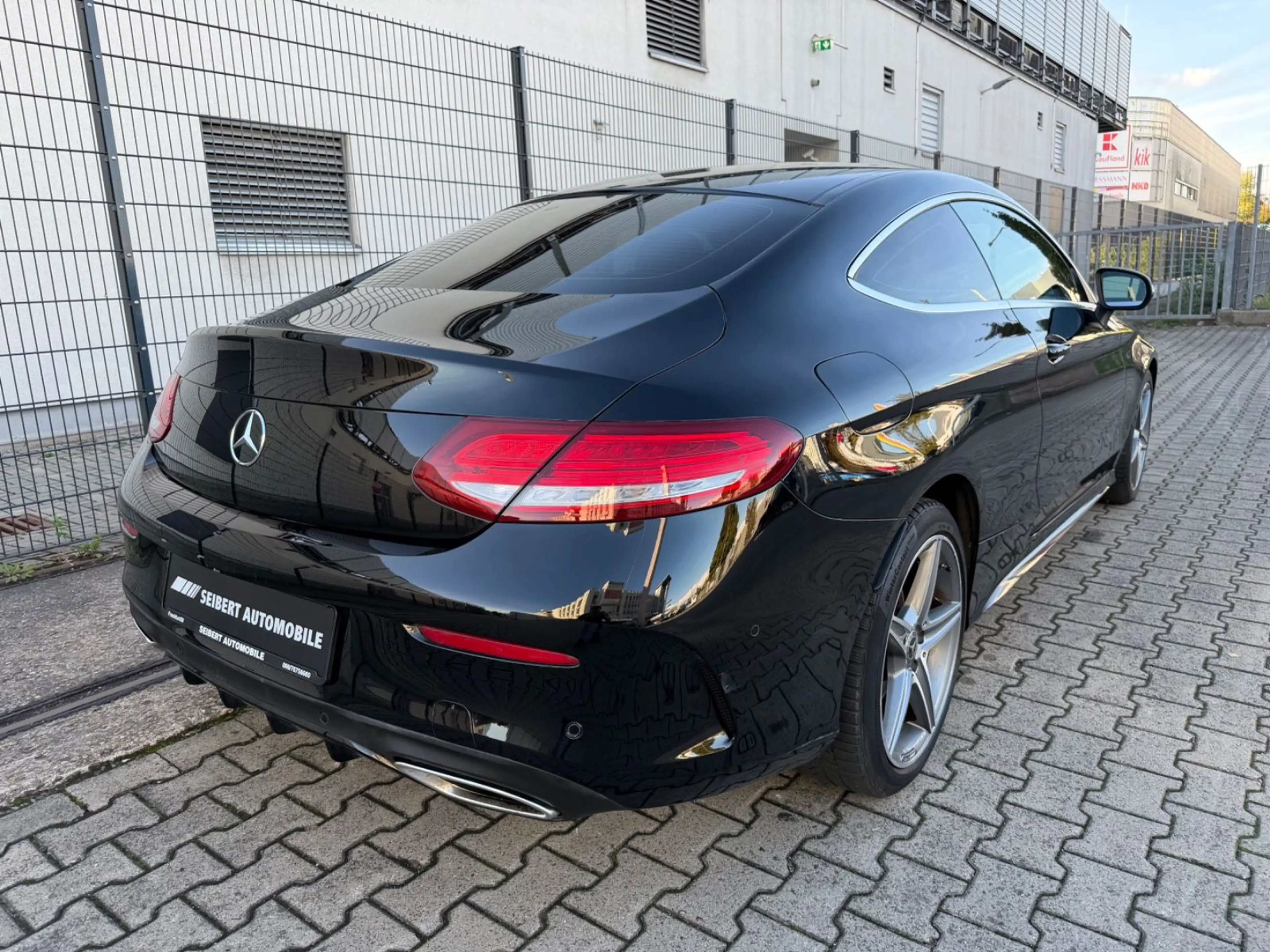 Mercedes-Benz C 250 Coupe AMG/DISTRONIC/RFK/LED/SHZ — photo 3