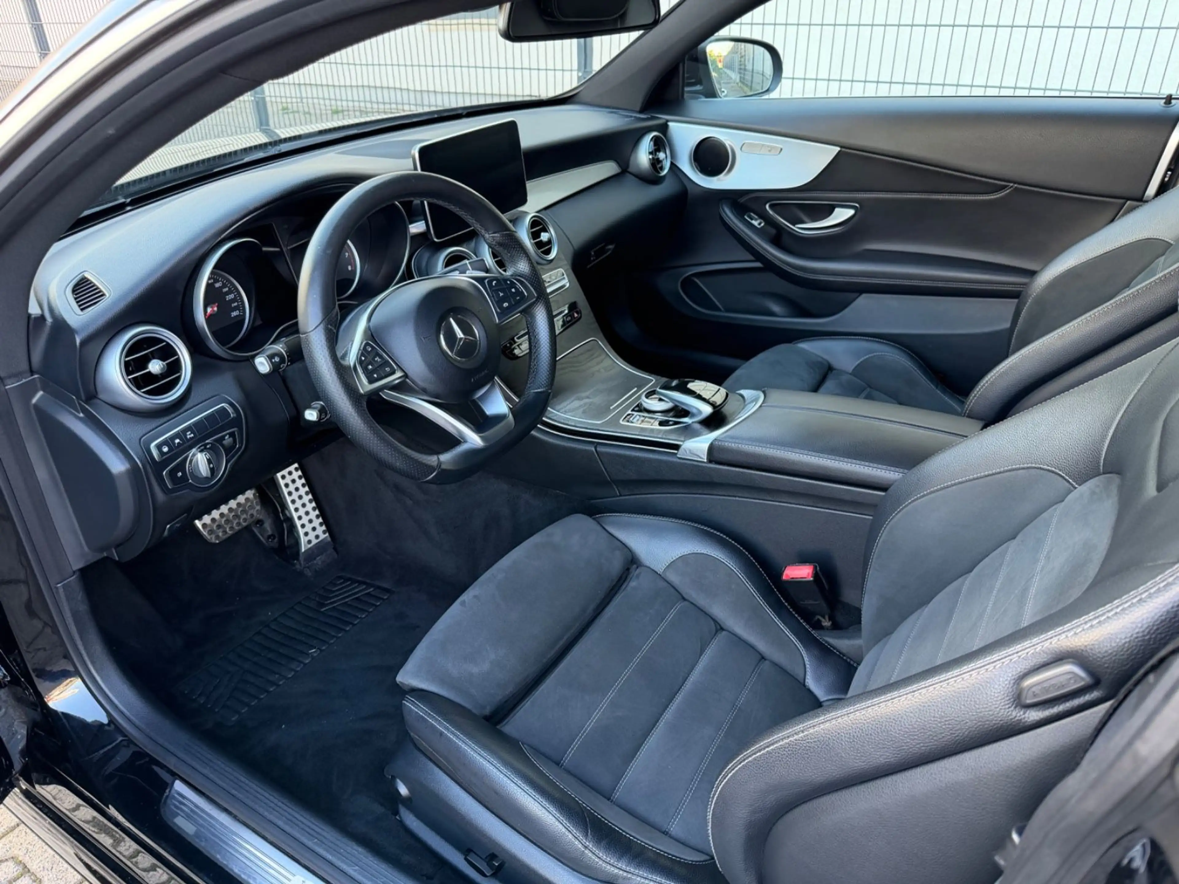 Mercedes-Benz C 250 Coupe AMG/DISTRONIC/RFK/LED/SHZ — photo 5