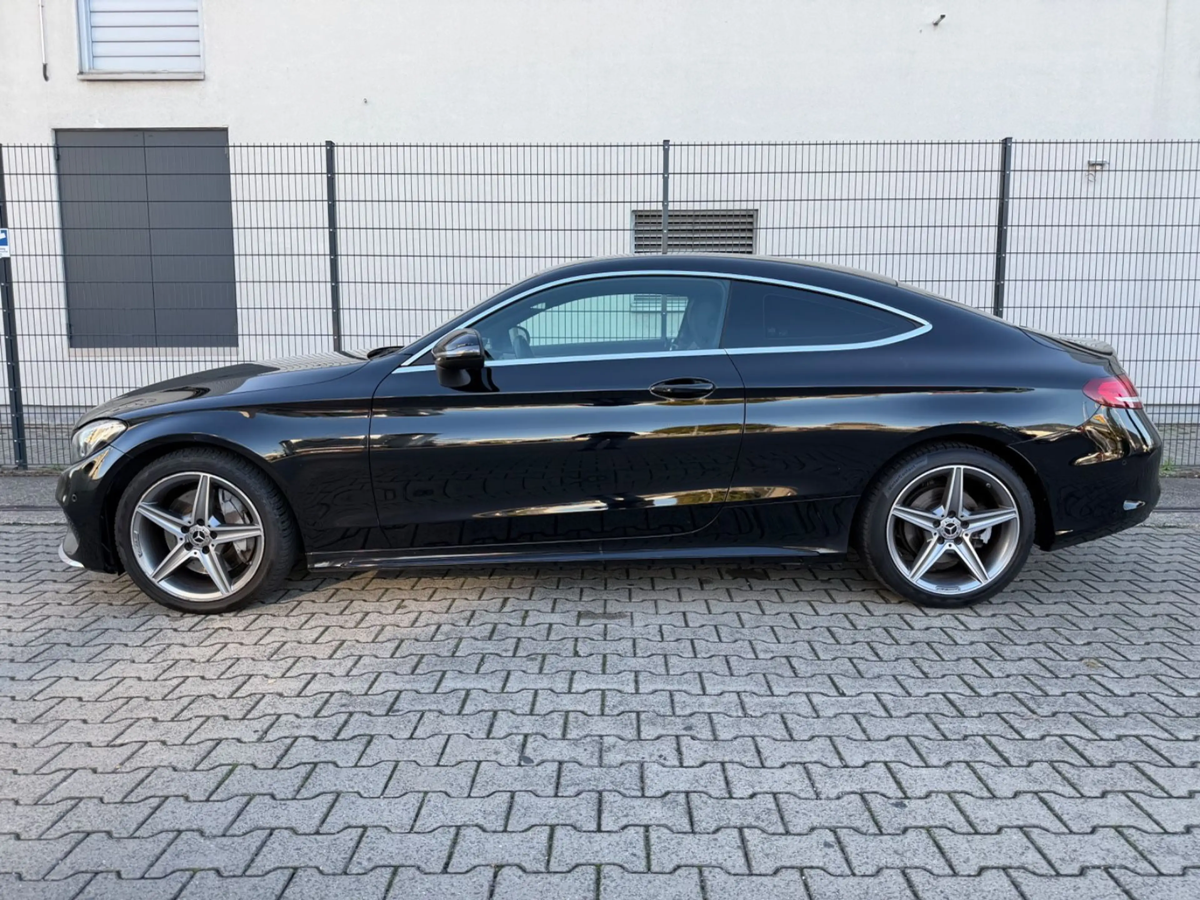 Mercedes-Benz C 250 Coupe AMG/DISTRONIC/RFK/LED/SHZ — photo 7