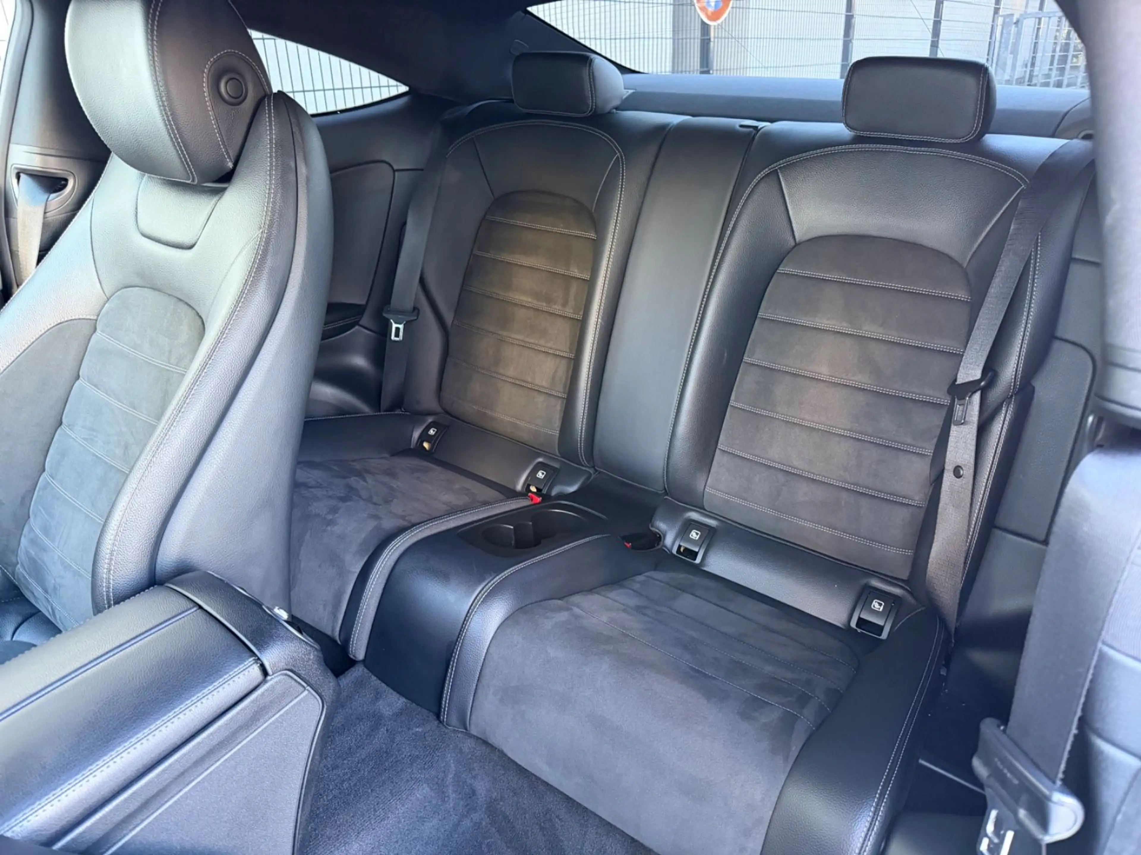 Mercedes-Benz C 250 Coupe AMG/DISTRONIC/RFK/LED/SHZ — photo 12