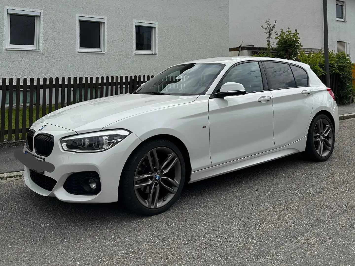 BMW 120 120d Aut. M Sport Weiß - 2