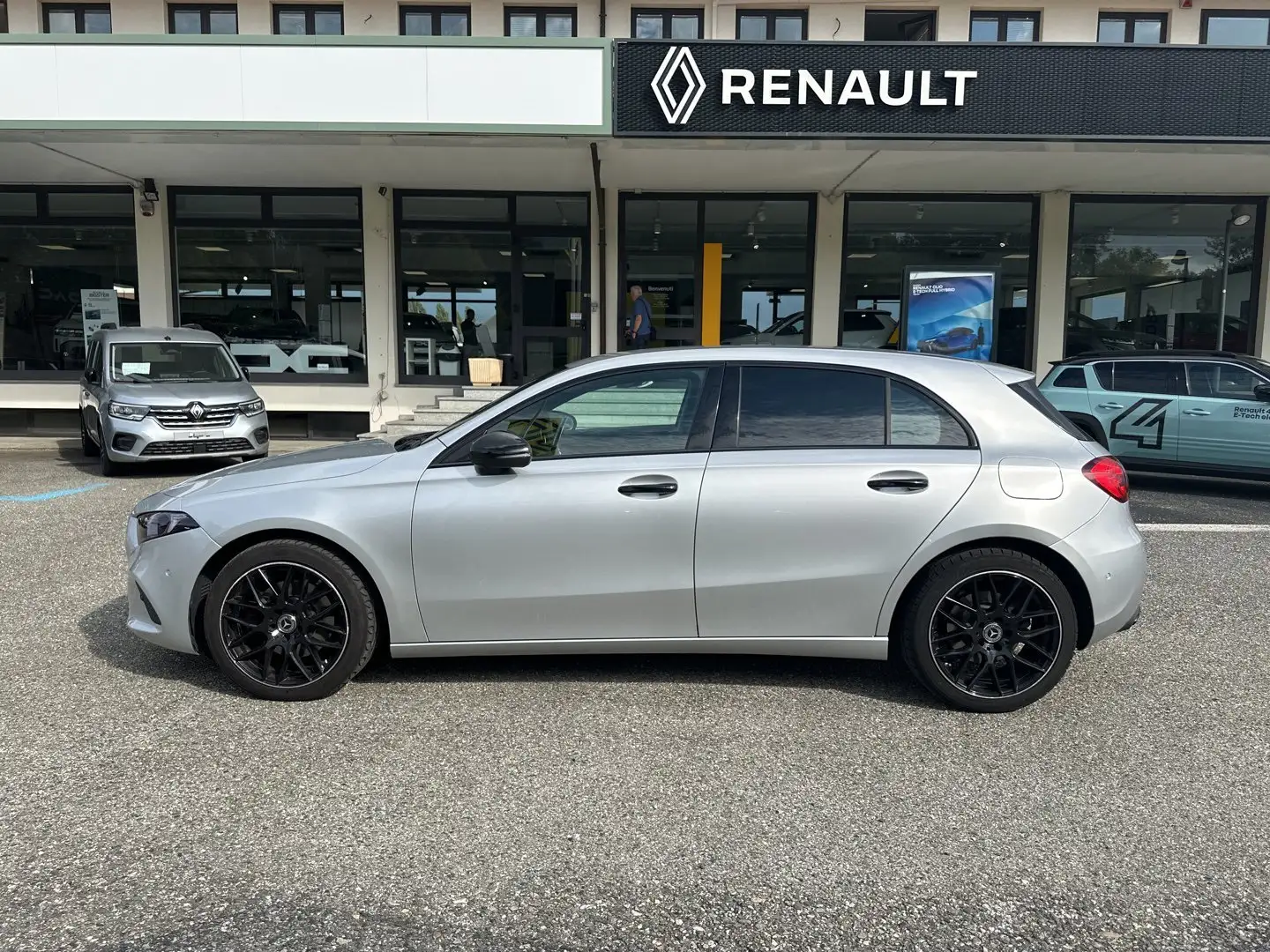 Mercedes-Benz A 220 A 220 Automatic Premium Zilver - 2