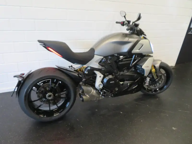 Ducati Diavel - foto 3