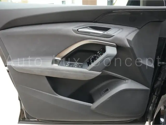 Audi Q5 view 13