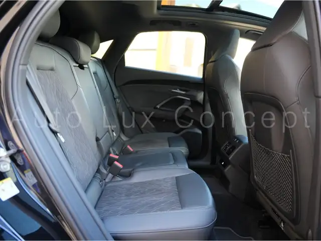 Audi Q5 view 9