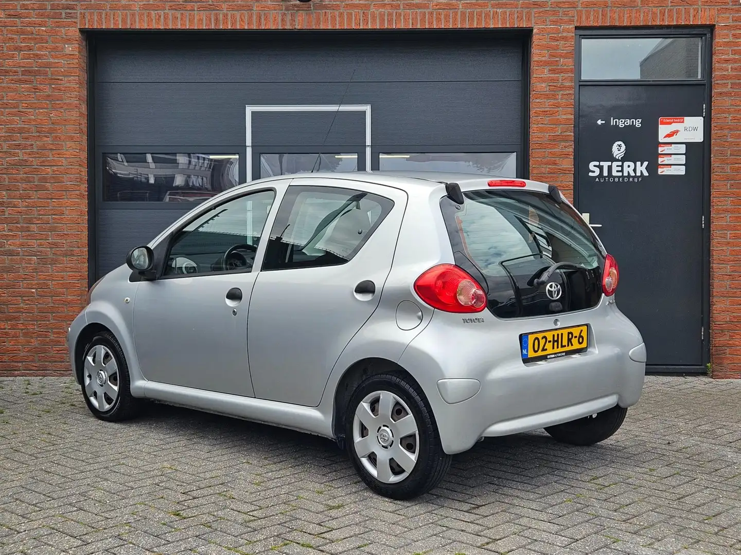 Toyota Aygo 1.0-12V Access 5-deurs Airco Gris - 2