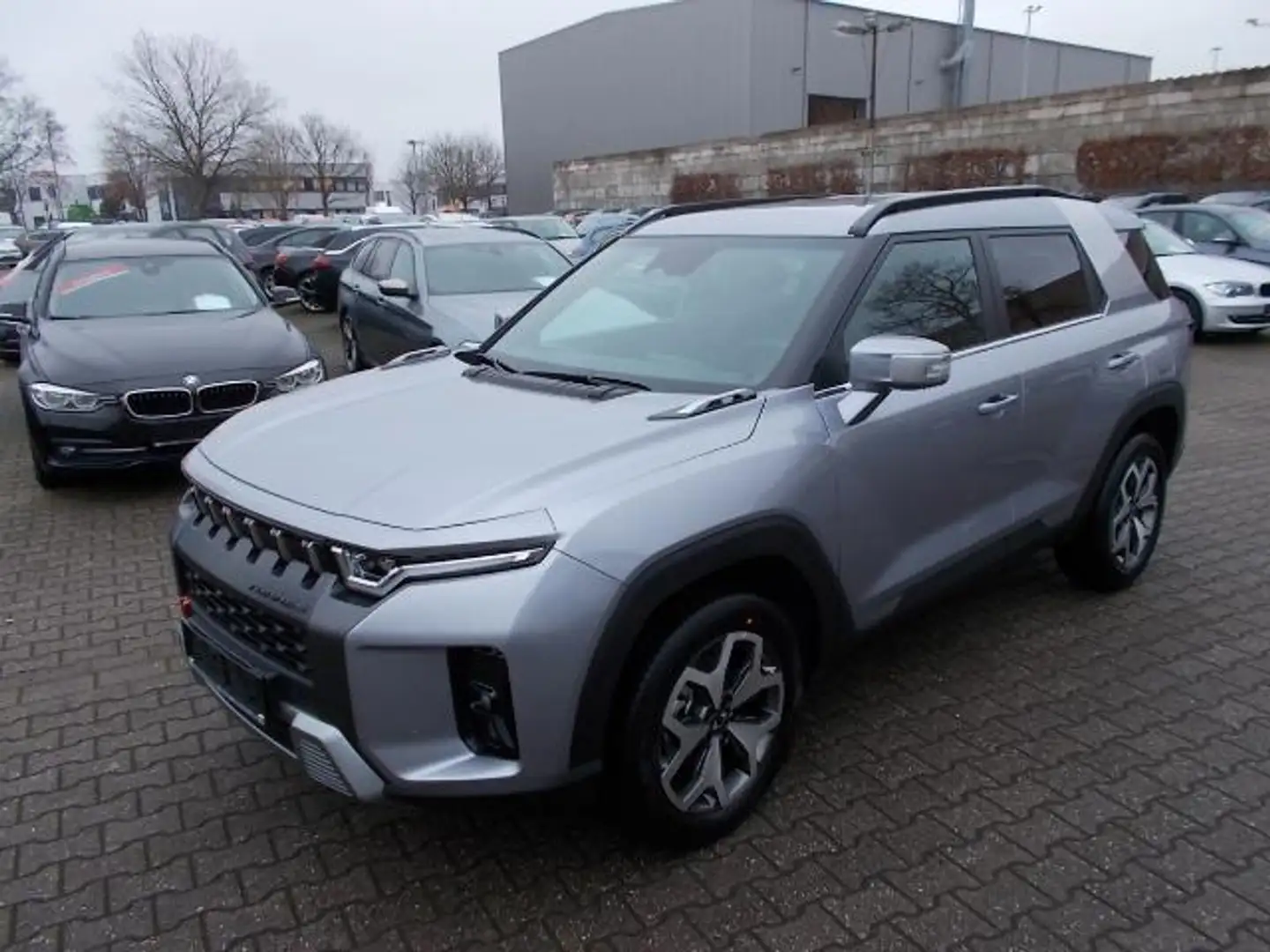 SsangYong Torres Quarz LED Navi Teilleder Alu18" Sitzheiz. Gümüş rengi - 1