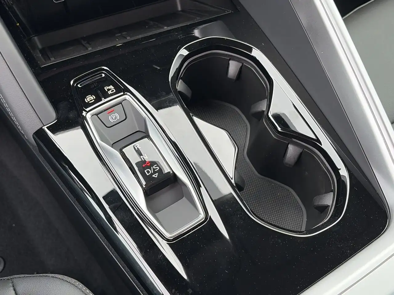 Audi Q5 photo Audi Q5
