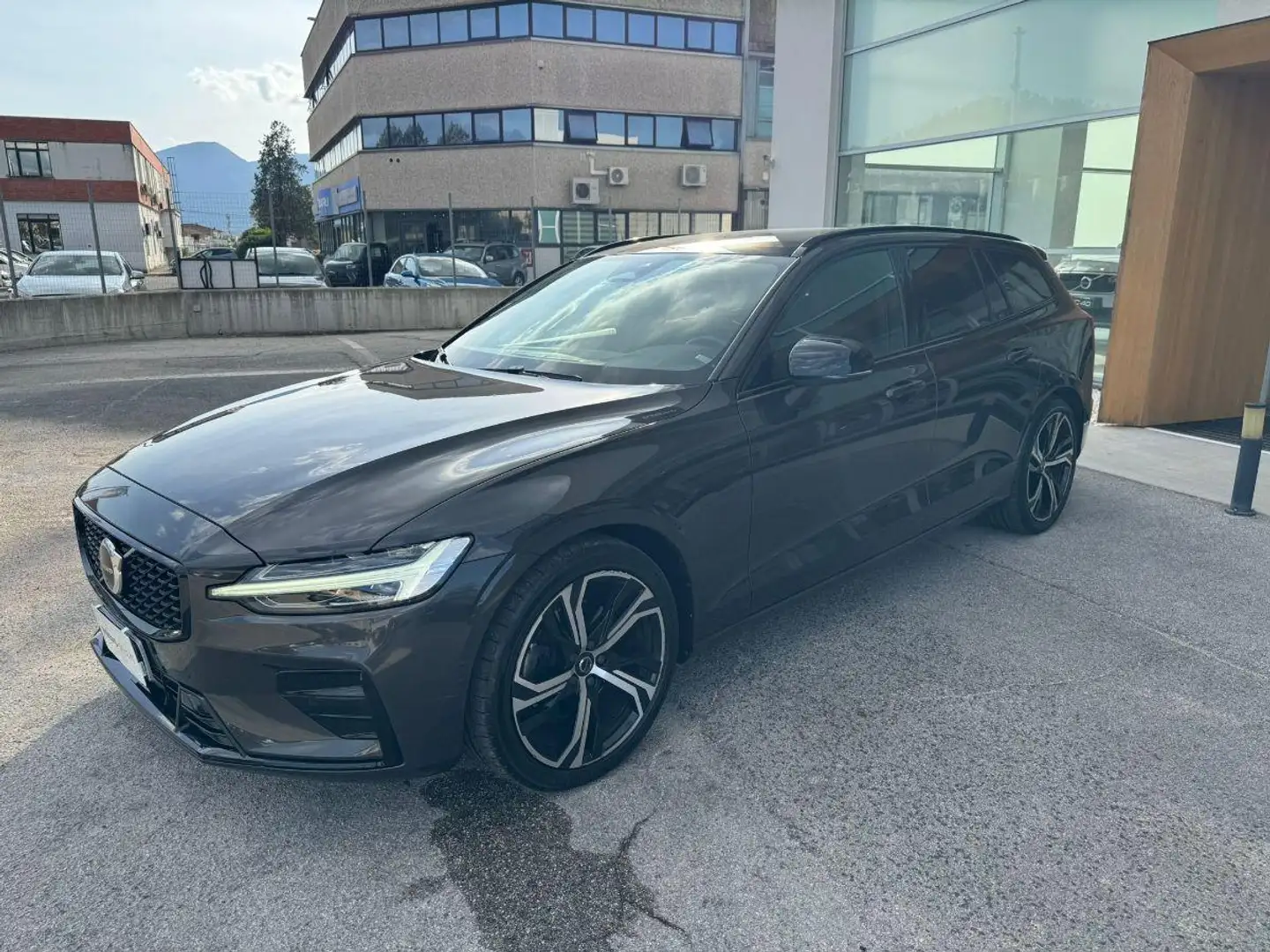 Volvo V60 B3 aut. Plus Dark Bianco - 2