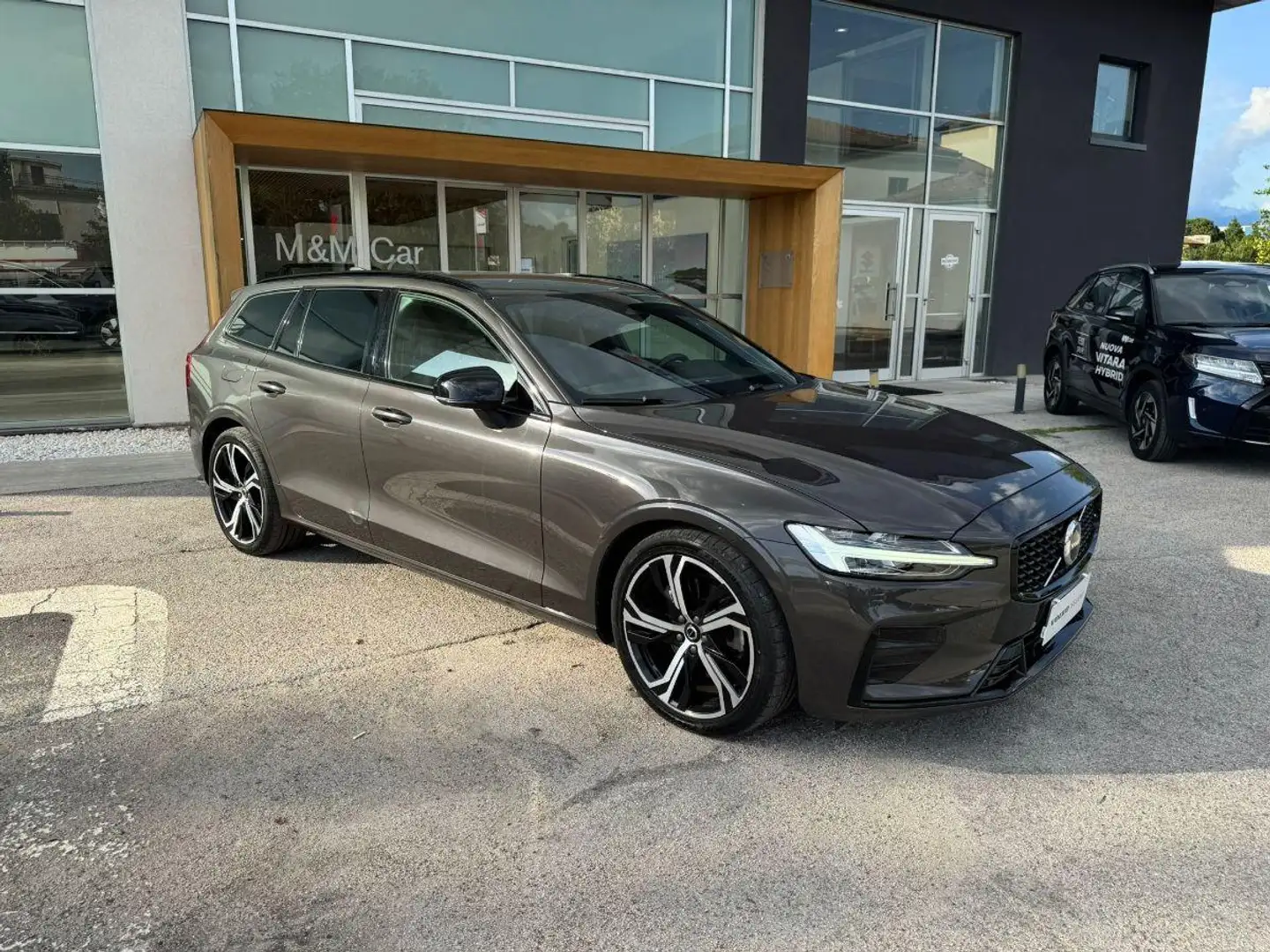 Volvo V60 B3 aut. Plus Dark Bianco - 1