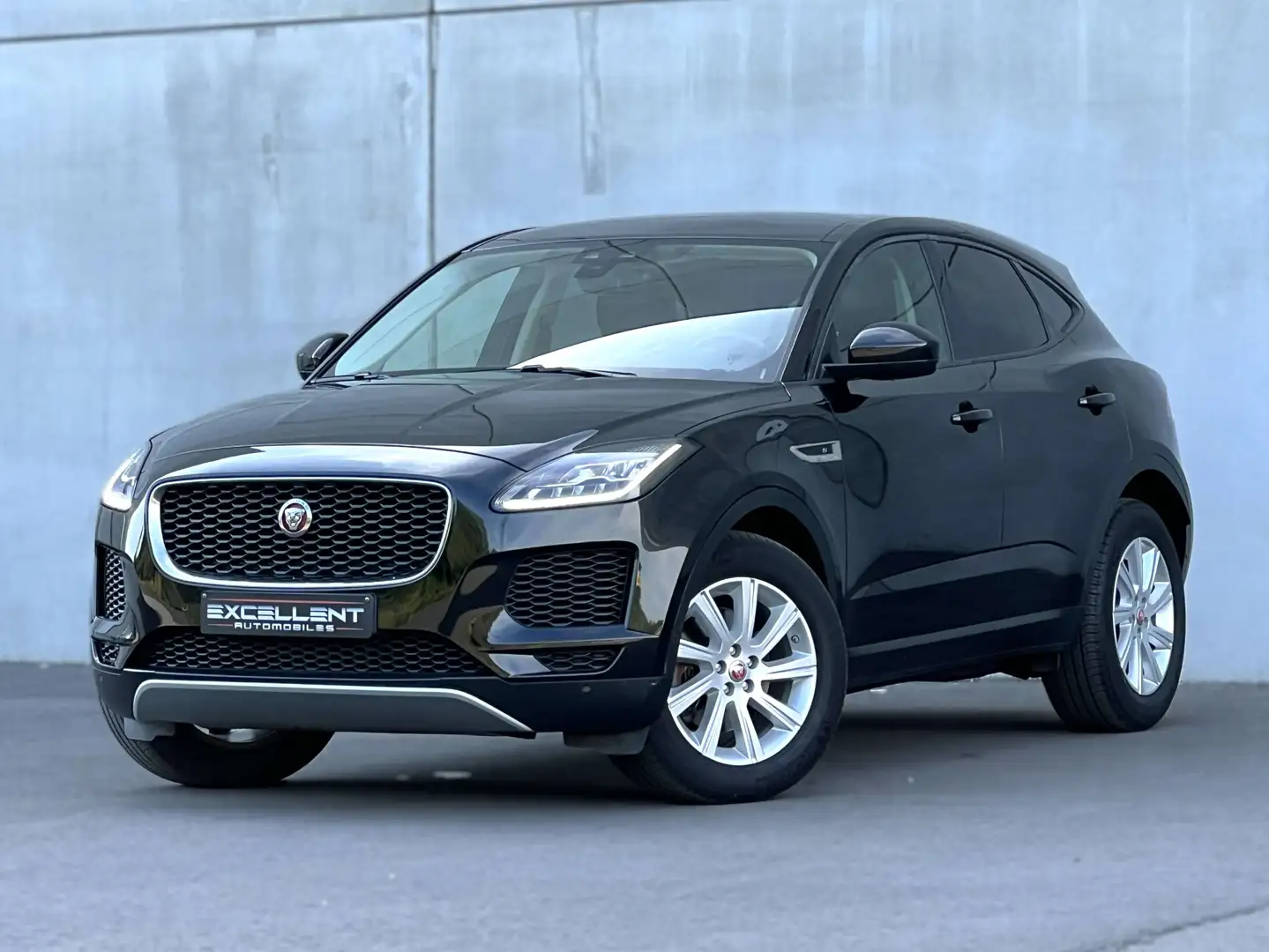 Jaguar E-Pace 2.0 D AWD S/BOITE AUTO/GPS/BLUETOOTH/GARANTIE 12 Noir - 1