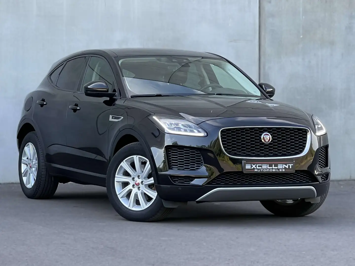 Jaguar E-Pace 2.0 D AWD S/BOITE AUTO/GPS/BLUETOOTH/GARANTIE 12 Noir - 2