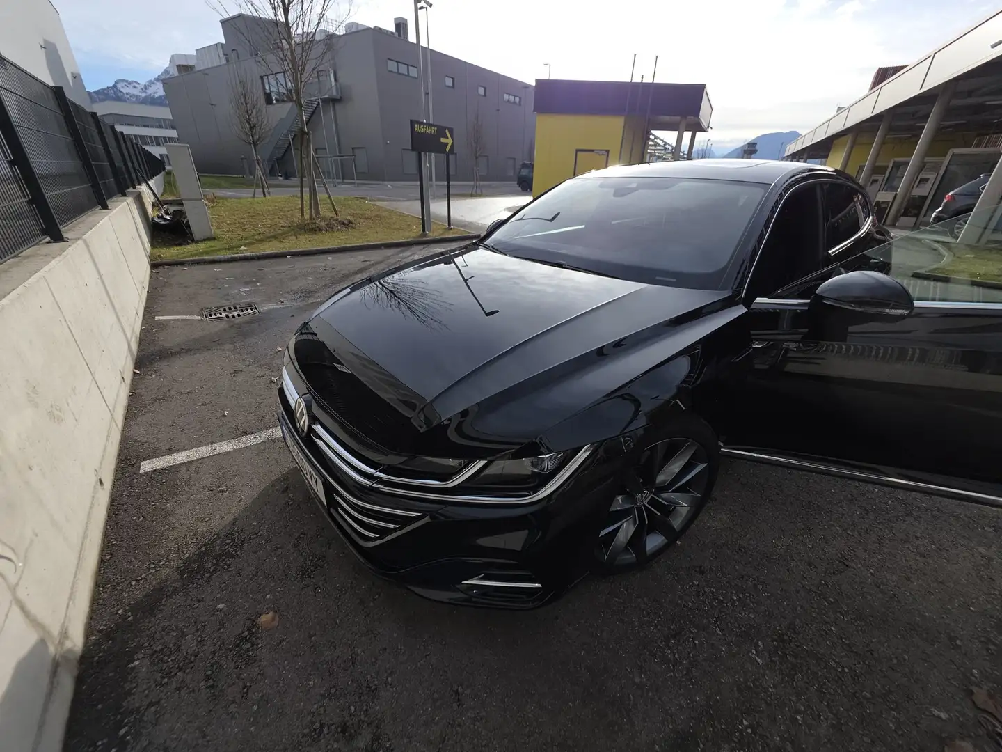 Volkswagen Arteon SB R-Line 2,0 TDI DSG Schwarz - 1
