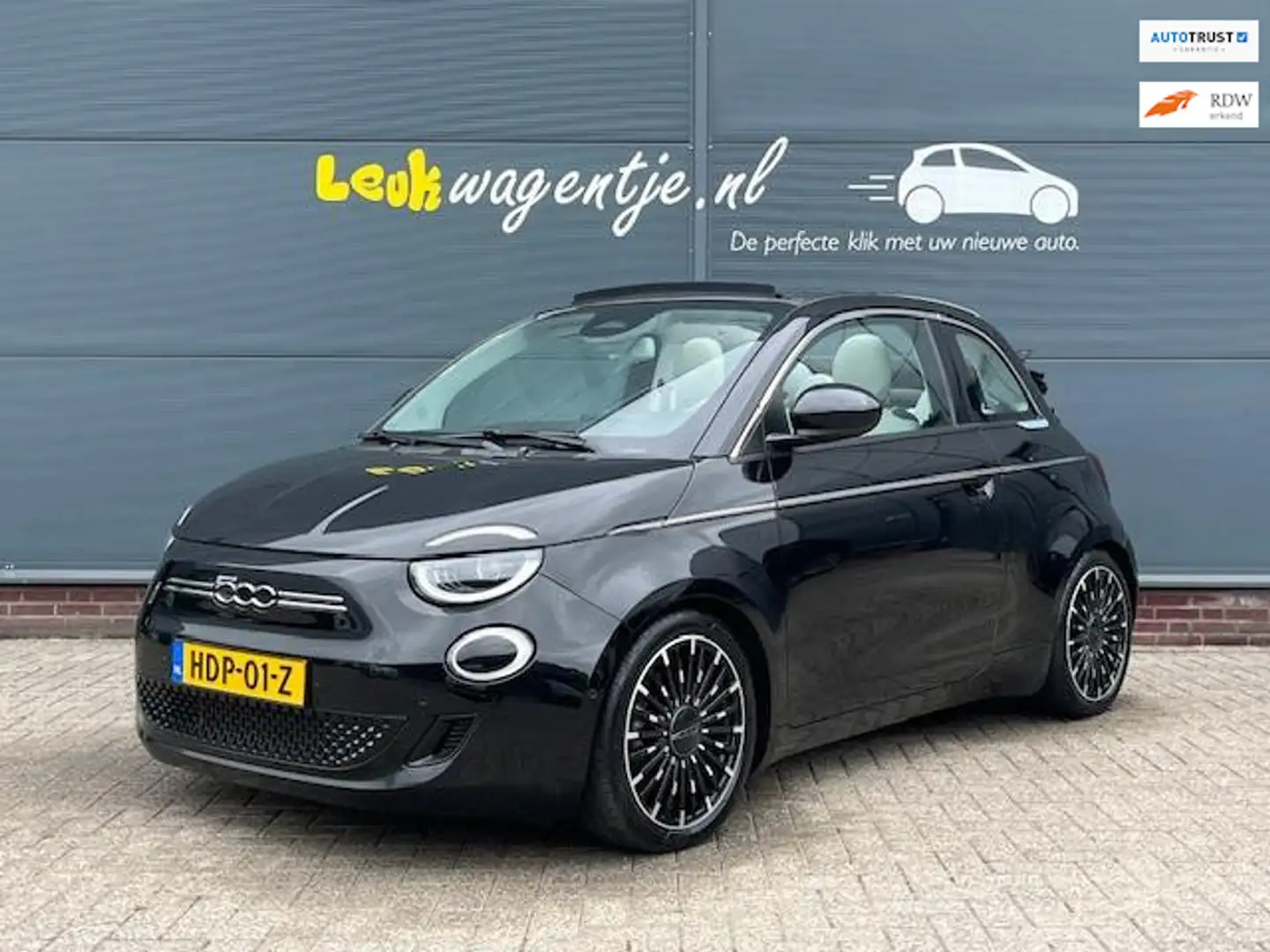 Fiat 500C E La Prima 42 kWh Cabrio *full options *topmodel Zwart - 1