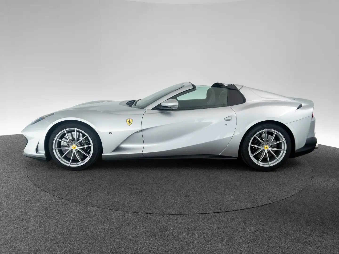 Ferrari 812 GTS FERRARI SINGEN Stříbrná - 2