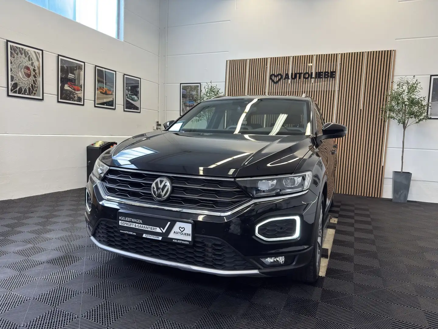 Volkswagen T-Roc 2.0 TSI Sport 4Motion AHK*DSG*RFK*2HAND Schwarz - 2
