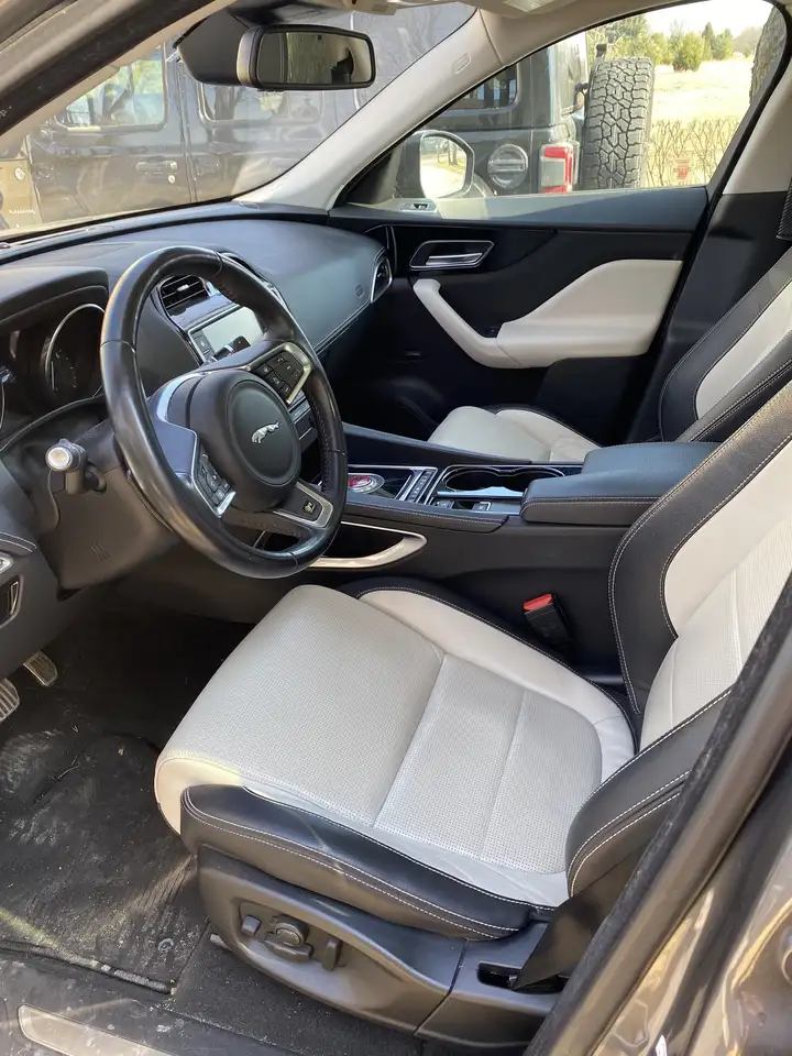 Jaguar F-Pace снимка Jaguar F-Pace