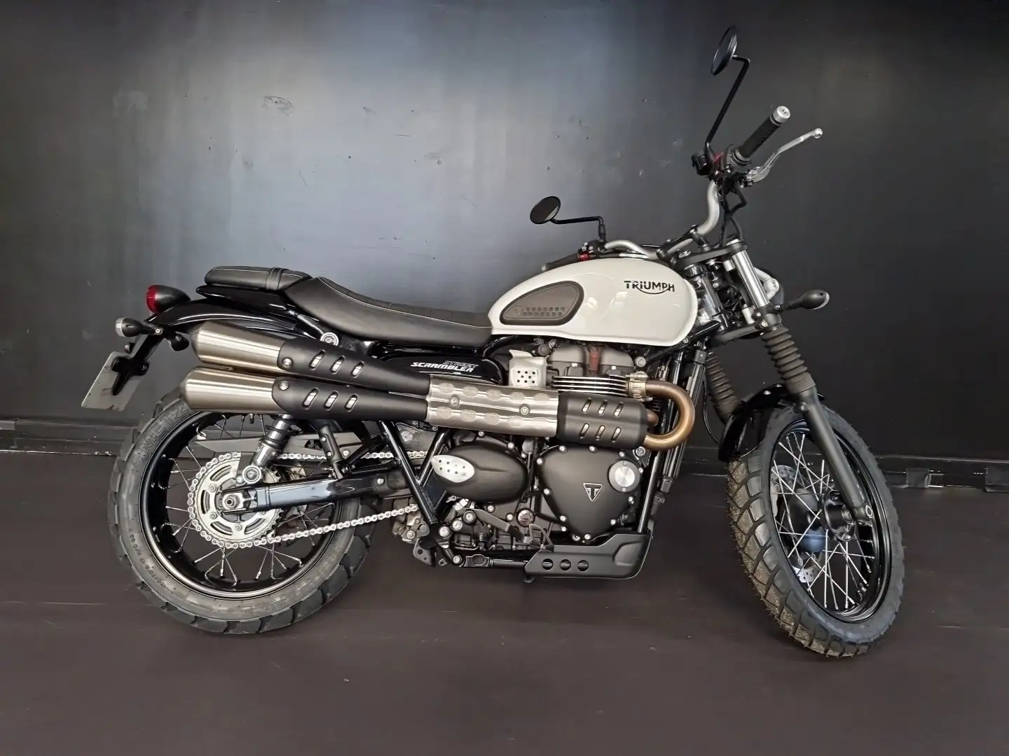 Triumph Street Scrambler Rouge - 2