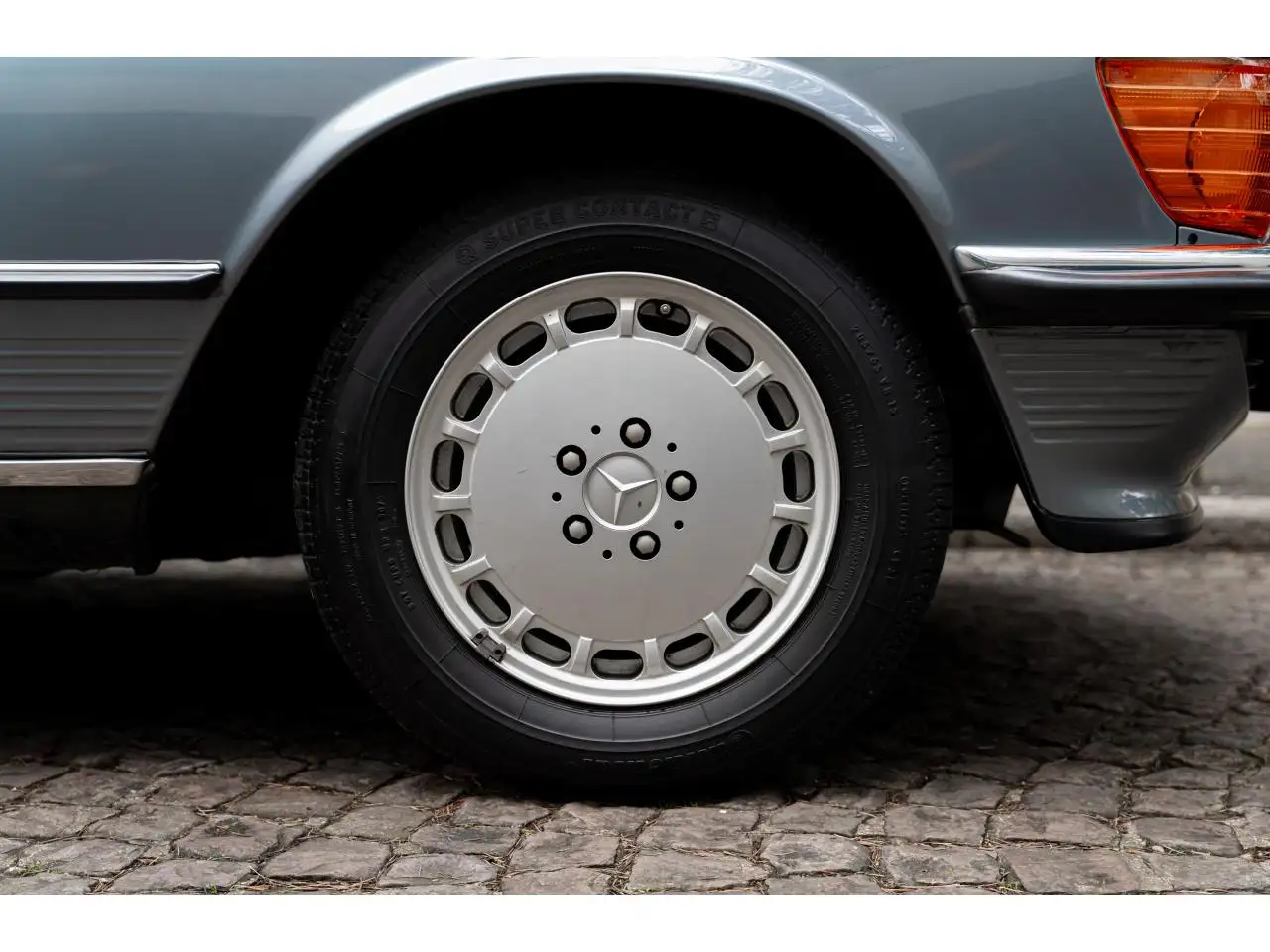 Mercedes-Benz 300 SL w107, foto 7