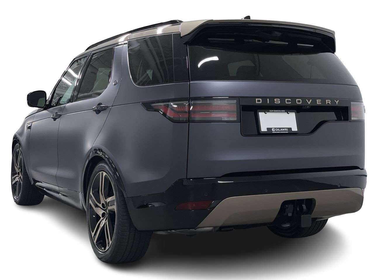 2026 Land Rover Discovery Tempest Towing Pack | Climate & Massage Front Seat thumb 9