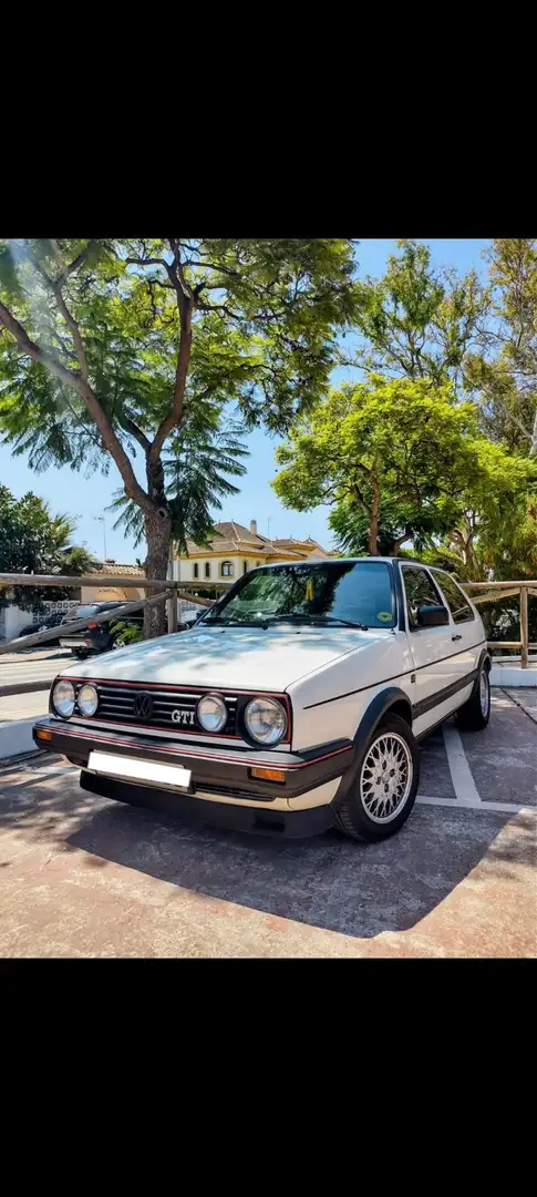 Volkswagen Golf 1.8 GTI 112 CV - 1