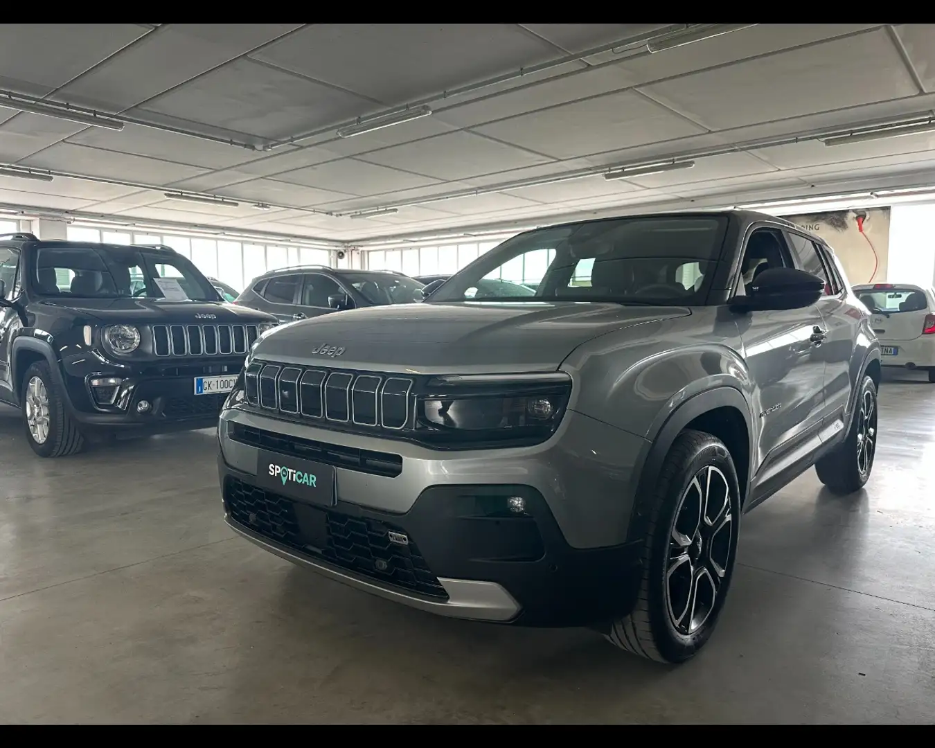 Jeep Avenger 1.2 Turbo Summit Grijs - 1